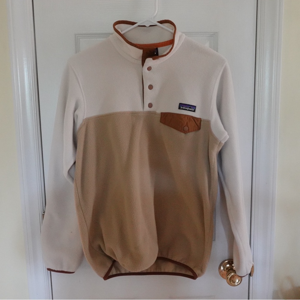 Patagonia Cream and Tan XS Pullover